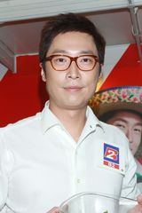 组图：马浚伟自曝是煮夫 期望与前女友复合