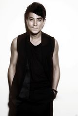 幻灯图集：保剑锋登杂志封面 讲述天蝎的热血与浪漫