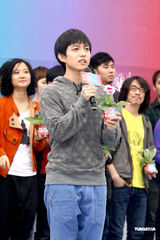 组图：众歌手出席简单生活节 李宗盛分享生活理念