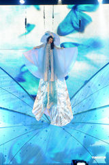 组图： 荃加福禄寿演唱会 汪明荃变身宇宙女皇