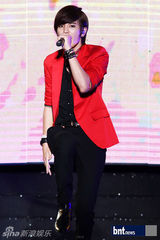 组图：韩团f(x)EXO-M等亮相上海K-POP音乐演唱会