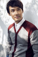 组图：张铎冬日写真阳光型男尽显时尚魅力