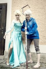 组图：各国粉丝神COS冰雪奇缘 YY姐妹百合情