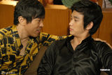 组图：金秀贤激吻全智贤 为角色色诱男同志
