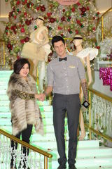 组图：钢琴家马克西姆-姆尔维察谱奏响圣诞序曲