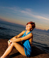 组图：江映蓉海南拍写真 气质恬静变清新少女