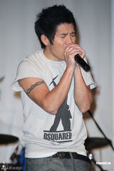 组图：曹格欲捐演唱会收入 不怕与萧敬腾比较