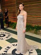 组图：奥斯卡晚宴养眼 可儿秀半球龙女大露背