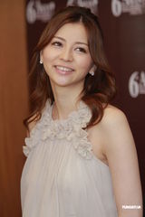 组图：倪妮出席传媒招待会 日本女星香里奈欲变打女