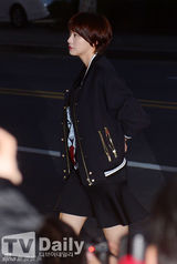 组图：《星星》庆功 金秀贤全智贤潜伏入场