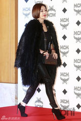 组图：少时徐贤等撑品牌活动 SHINee帅气献唱