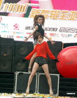 组图：BY2携新碟怀旧现身 否认整容下嫁富商 