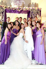 组图：朱凯婷与飞机师男友成婚 新娘露背婚纱抢眼