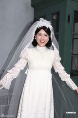 组图：陈茵媺拍摄《荃家福禄寿探案》 澄清结婚传闻