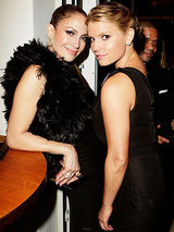 幻灯图：奥斯卡明星齐聚《名利场》狂欢晚宴