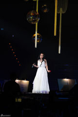 高清图：滚石30最终场周华健领军大唱《快乐天堂》