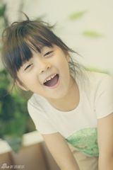 组图：5岁小萝莉走红微博 小天使萌化网友心
