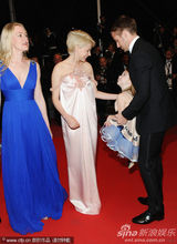 幻灯图集：《蓝色情人节》首映 希斯-莱杰遗孀现身