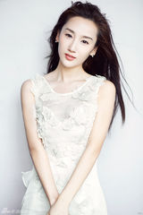 组图：《一代枭雄》高洋纯白系写真清新典雅