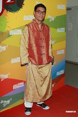 组图：曾志伟蒙嘉慧胡杏儿等录节目卖力演出