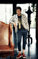 组图：朱雨辰秋日型男写真曝光 优享时尚慢生活