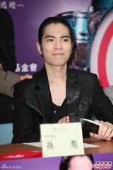 组图：萧敬腾推广戒烟 泼粪案未找到幕后主使