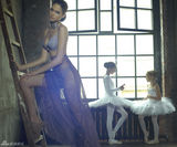 高清组图：长腿女模性感内衣写真 加入芭蕾元素