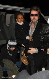 幻灯图集：茱莉皮特一家六口新年出行看音乐剧