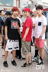 组图：韩星李贤京等出席保宁泥浆节开幕式