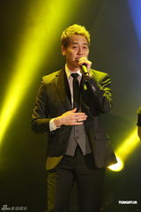 组图：神话Andy退伍后首办粉丝会 劲歌热舞粉丝尖叫