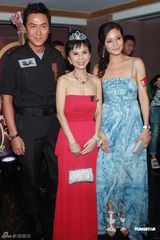 组图：香港慈善演唱会马德钟罗仲谦等现身支持