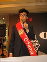 幻灯图：老板陈冠希为手下站台 农夫成配角似家丁