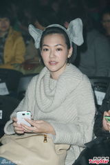 组图：小S不惜展示小腹亲证没怀孕