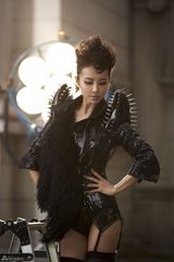 高清组图：蔡依林拍《黑发尤物》MV秀性感美腿