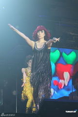 组图：郑秀文巡演广州站开幕 鬼马性格台下笑声不断