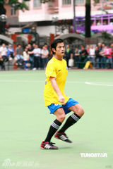 幻灯图：郭富城黄日华陈百祥等举行球赛纪念尹志强