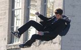 组图：新蜘蛛侠亮相洛杉矶 腾空拍摄表情惬意