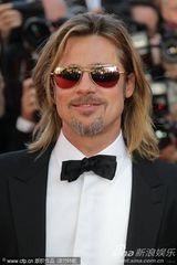 组图：皮特戛纳走秀长发黑超显帅气