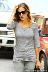 组图：帕克送爱女上幼儿园 双胞胎姐妹模样水灵