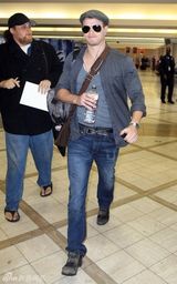 组图：《暮光》三星抵达洛杉矶 新片开拍在即