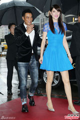 组图：任达华携妻亮相自曝爱女心切视频不断