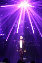 高清组图：2PM祐荣个人专辑发布会大秀腹肌