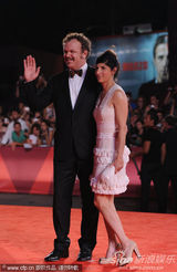 组图：《杀戮》威尼斯首映 温丝莱特雍容大气