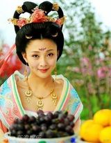 幻灯图：殷桃09七大闪耀瞬间 杨贵妃成当红花旦