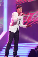 高清组图：新浪网络盛典 满江献唱《中华诵》