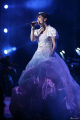 高清：孟庭苇化身月亮公主唱响“纯真年代”