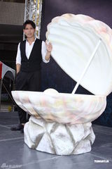 组图：杨宗纬歌迷送养声妙方 不怕与萧敬腾比较