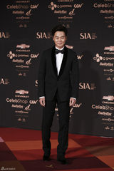 独家高清：GD获年度时尚大奖 李钟硕等亮相红毯