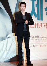 高清组图：韩艺瑟神话Eric宣传《间谍明月》十足养眼