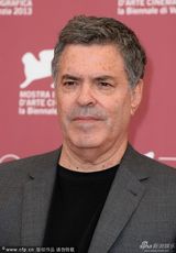 组图：《我是阿拉伯人》发布 女主穿粉裙清新